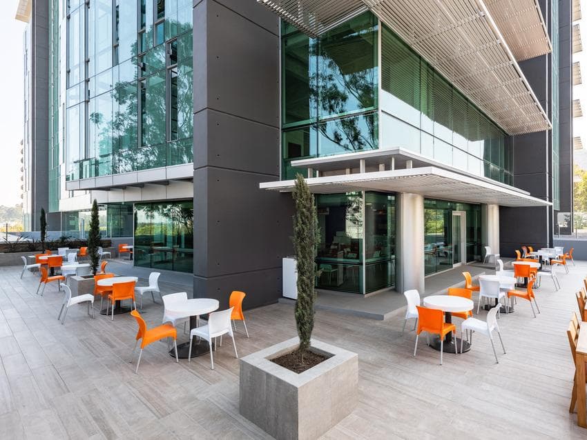 Oficina en Venta en Zona 15 | Inversión con Rentabilidad del 7% — foto 3